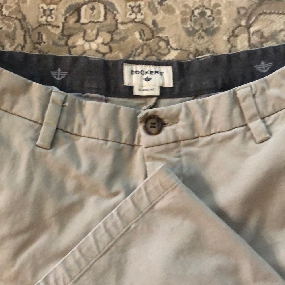 Like new tan dockers